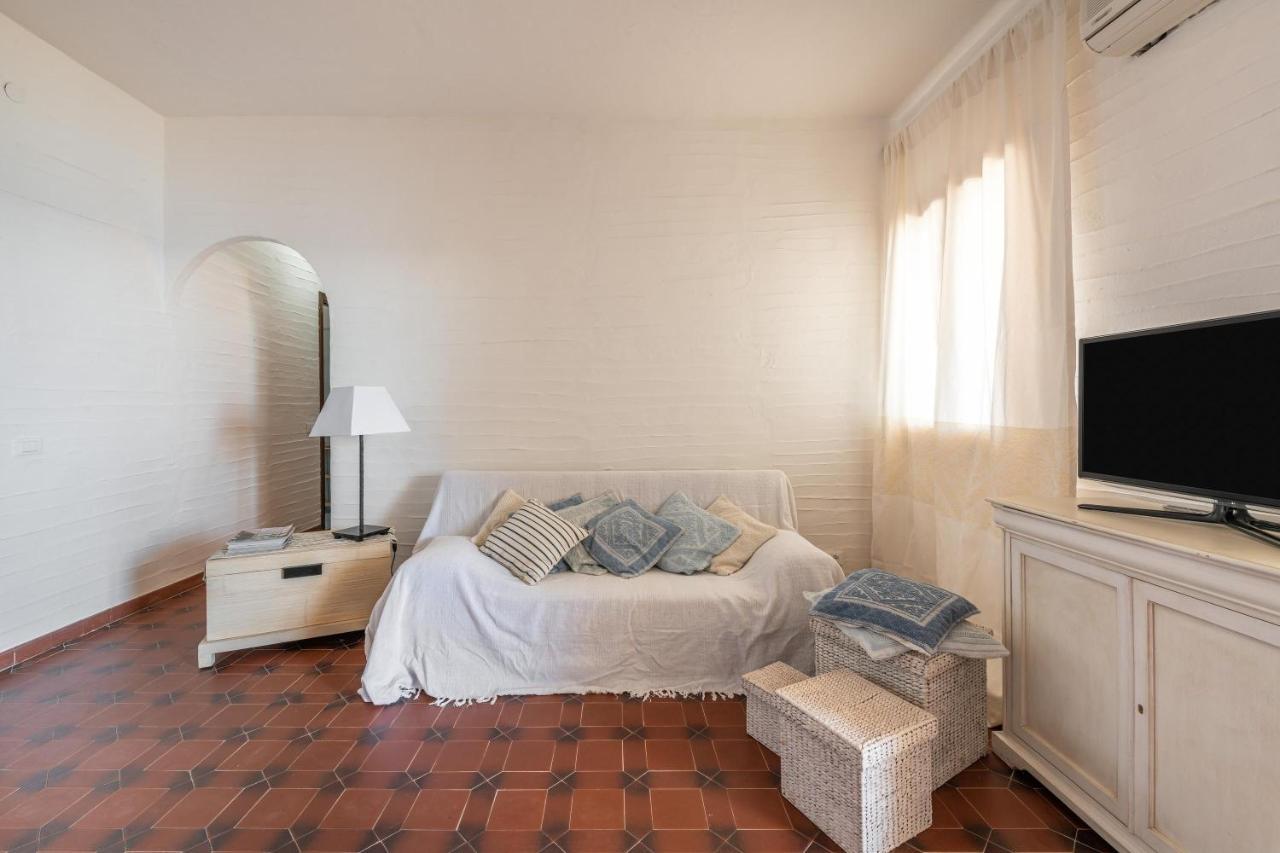 Casa Nicoleup Villa Porto Columbu - Perd'E Sali Екстериор снимка